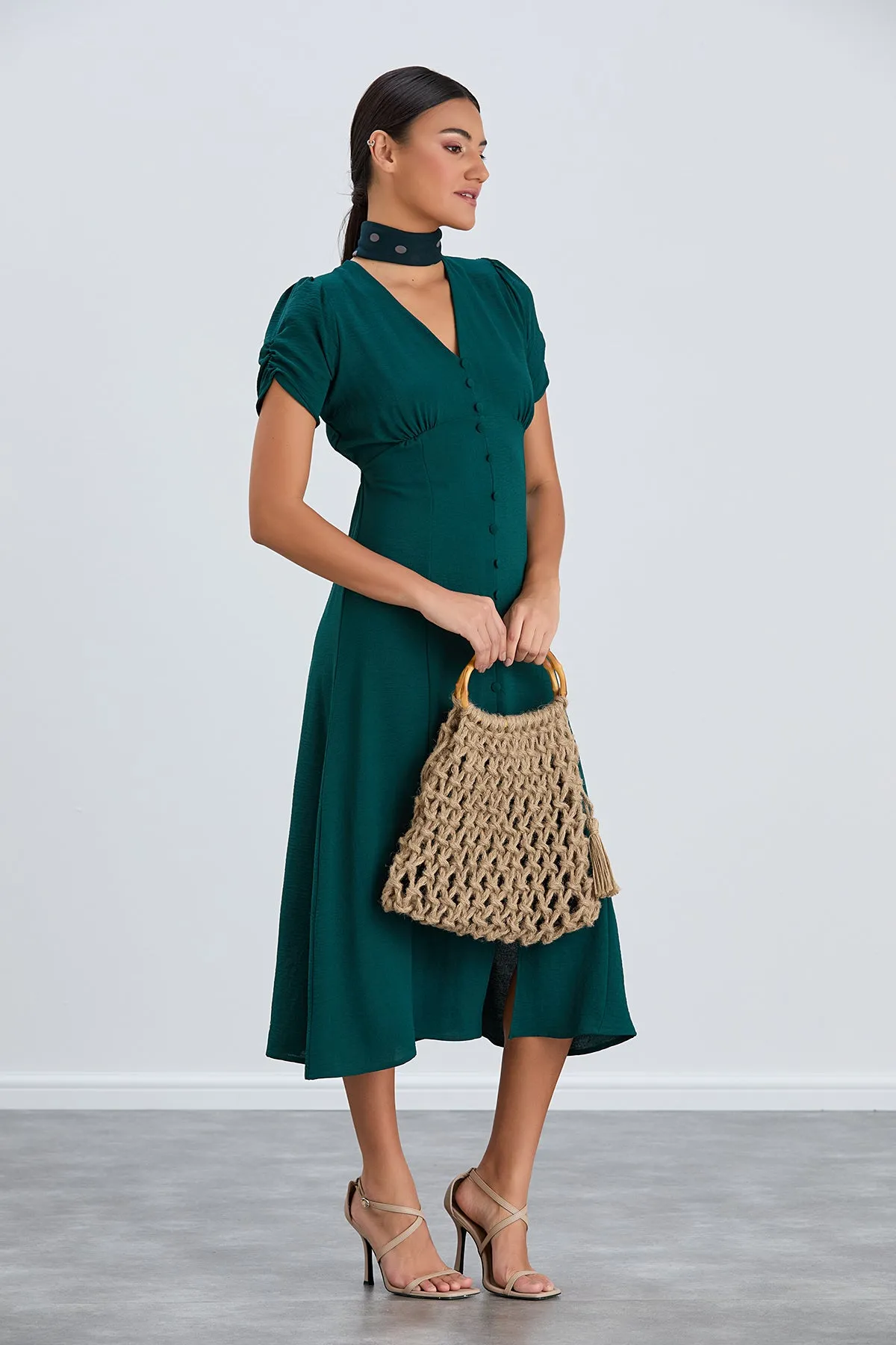 Chic Button-Down Midi Shirt Dress in Deep Green