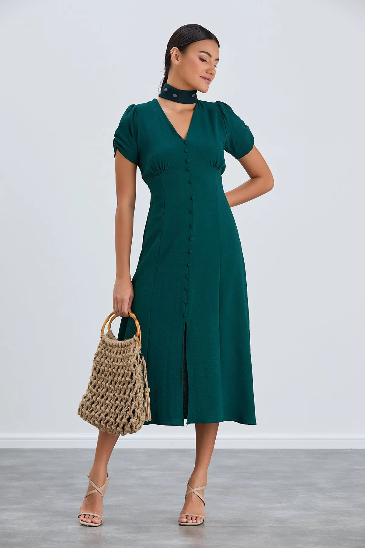 Chic Button-Down Midi Shirt Dress in Deep Green