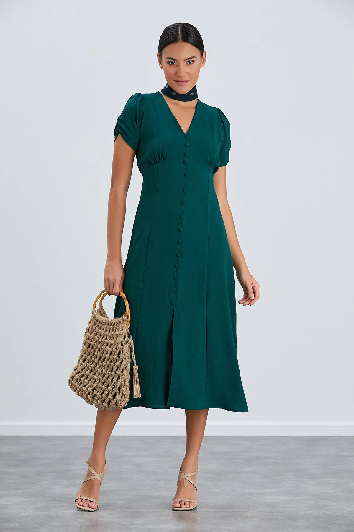 Chic Button-Down Midi Shirt Dress in Deep Green