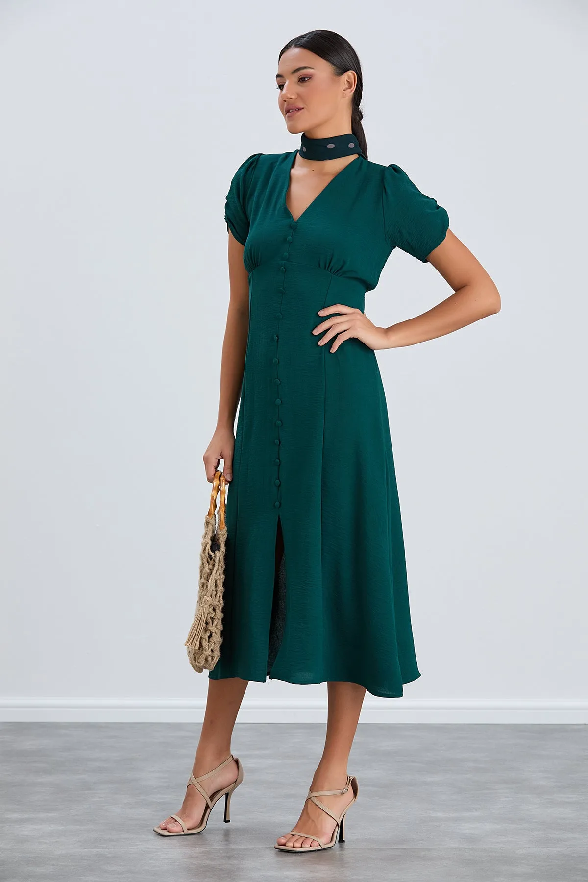 Chic Button-Down Midi Shirt Dress in Deep Green