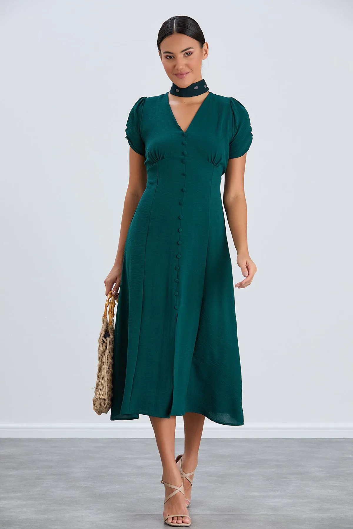 Chic Button-Down Midi Shirt Dress in Deep Green